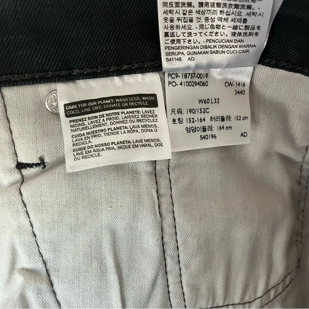 LEVIS Men's sz 60 x 32 541 Dark Gray Zipper Fly Jeans Denim